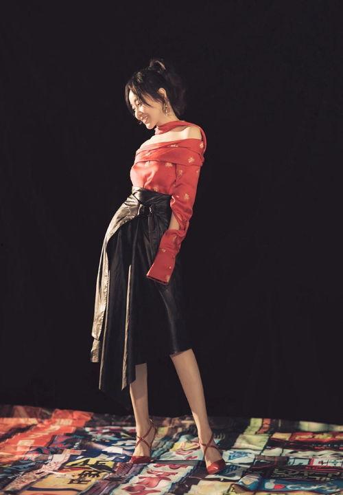 魔女上衣最新爆料,神秘元素揭晓，时尚界再掀热议狂潮